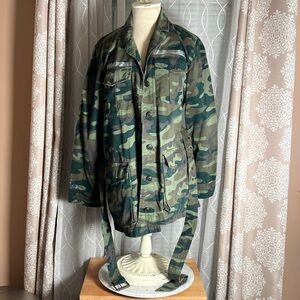 Camouflage Gap Women's Jacket Size Large RN54023 🌸